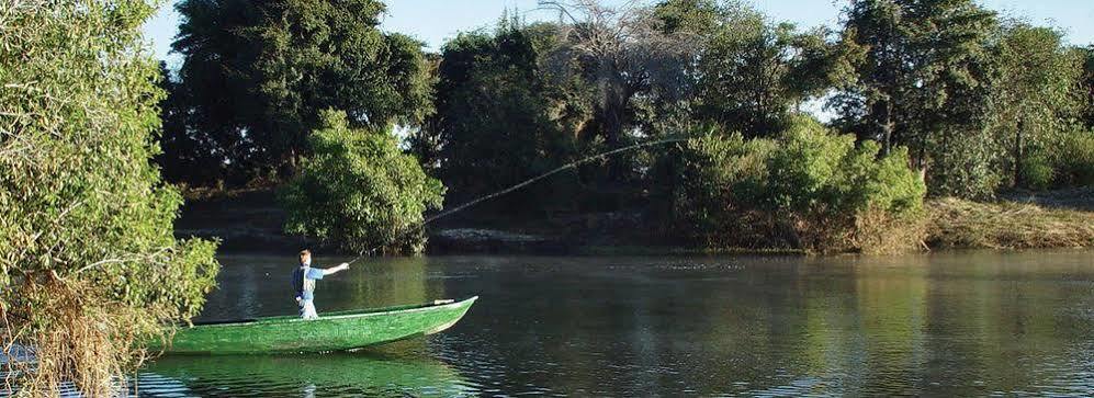 Tongabezi Lodge Simonga Екстериор снимка